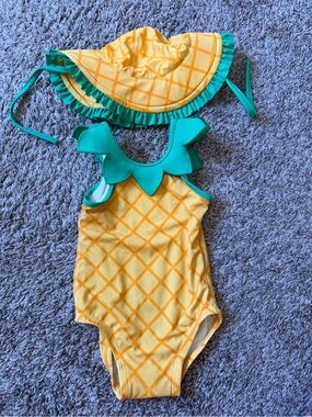 Hanna Andersson Yellow Pineapple Print swimsuit and hat set